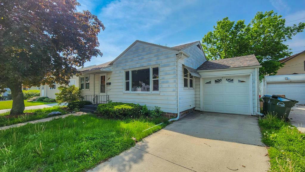1637 8 1/2 AVE N, FORT DODGE, IA 50501, photo 1 of 15